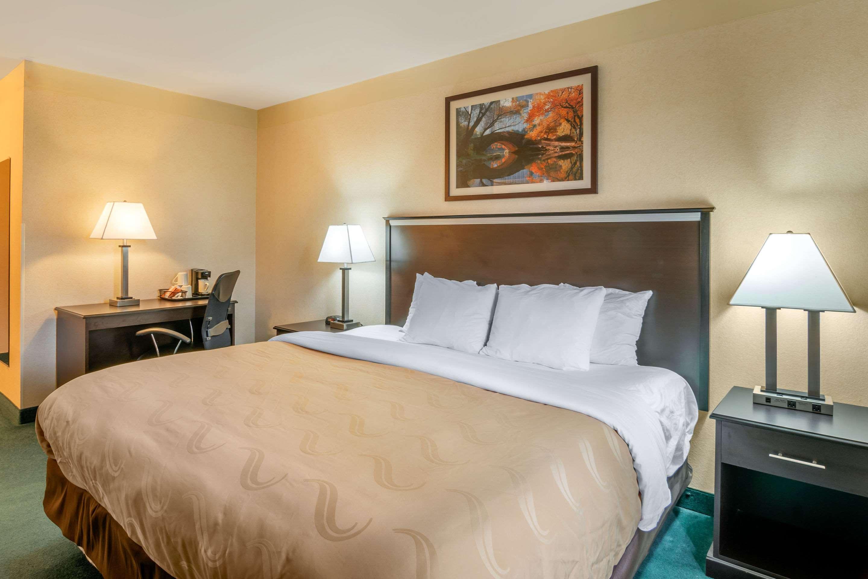 Quality Inn Бенд Екстериор снимка