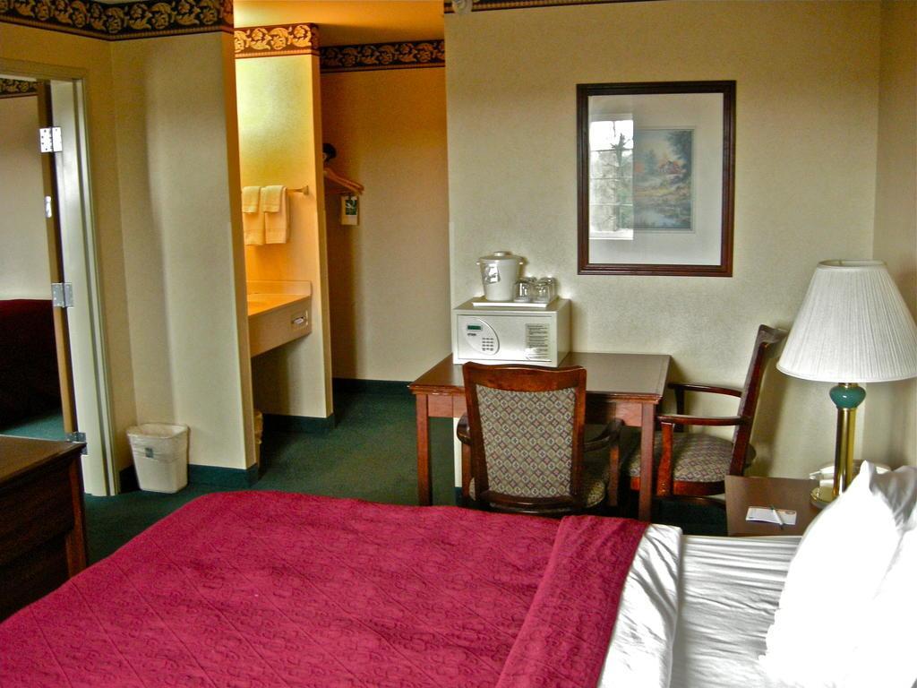 Quality Inn Бенд Екстериор снимка