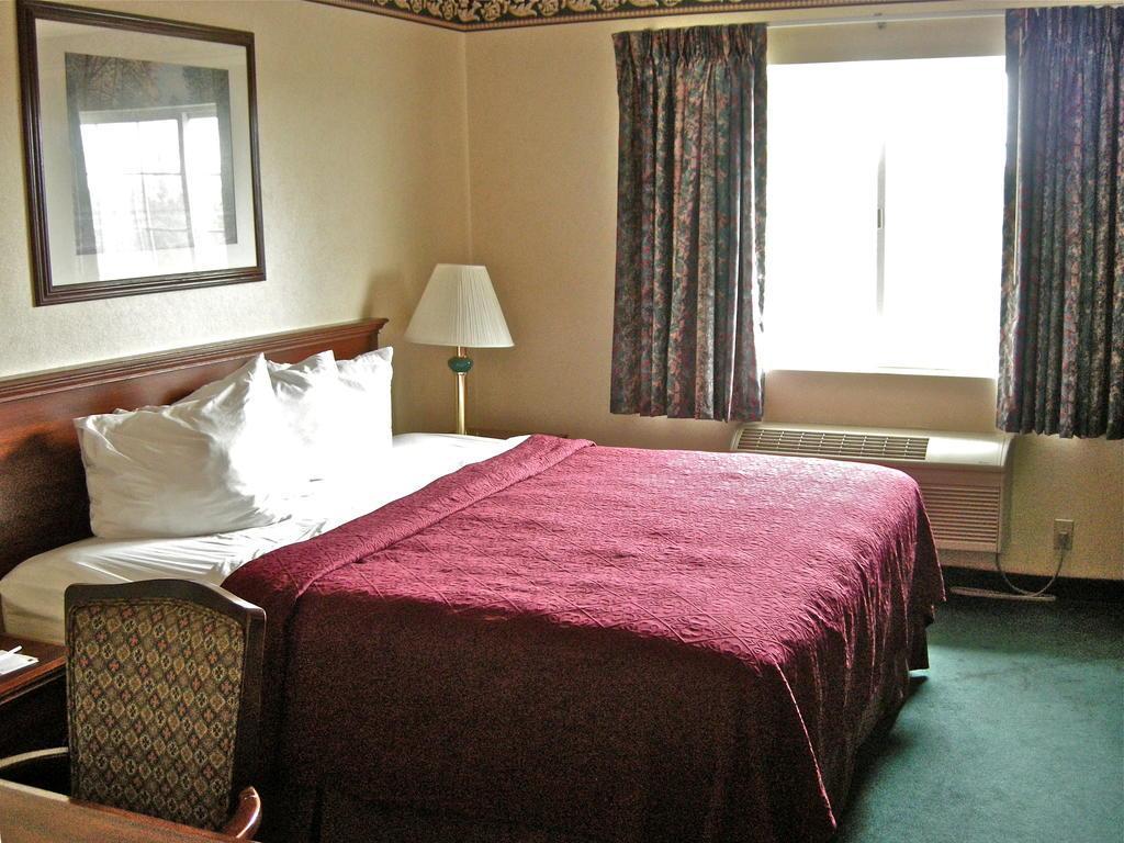 Quality Inn Бенд Екстериор снимка